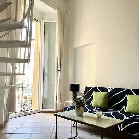 Coeur Du Vieil Studio Duplex 아파트 앙티브